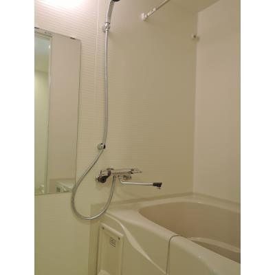 バス・シャワールーム　※同タイプの別のお部屋です。