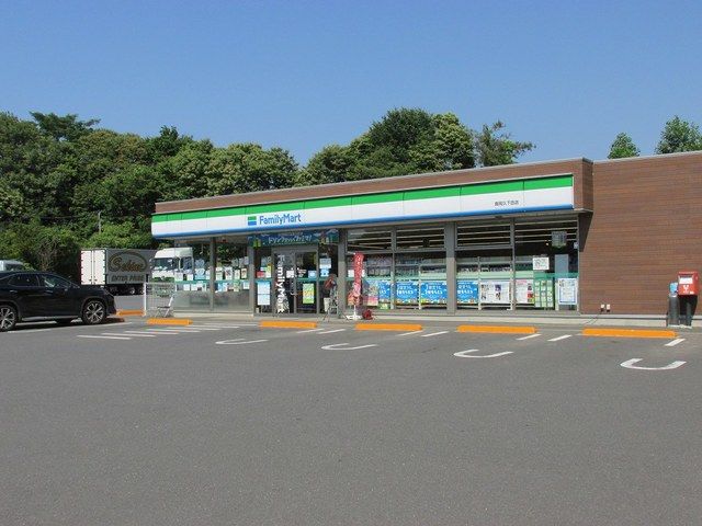コンビニ　ファミリーマート久下田店（コンビニ）まで710m
