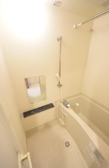 バス・シャワールーム　別部屋の画像を使用しております。