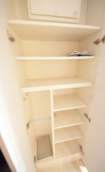 玄関　別部屋の画像を使用しております。