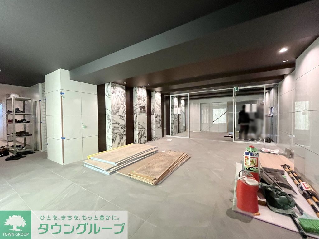 エントランス　駐車場