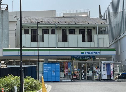 コンビニ　ファミリーマート　雑色駅広場前店（コンビニ）まで333m