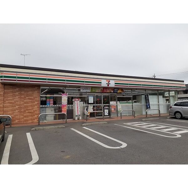 コンビニ　セブンイレブン壬生安塚店（コンビニ）まで124m