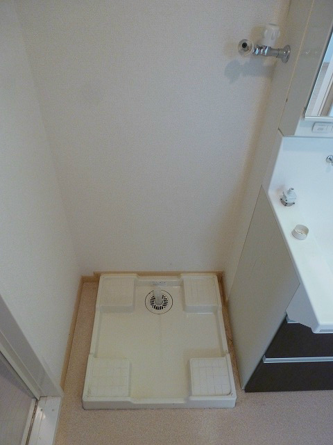 その他設備　洗濯機置き場　※写真は403号室のお部屋です。（反転タイプ）