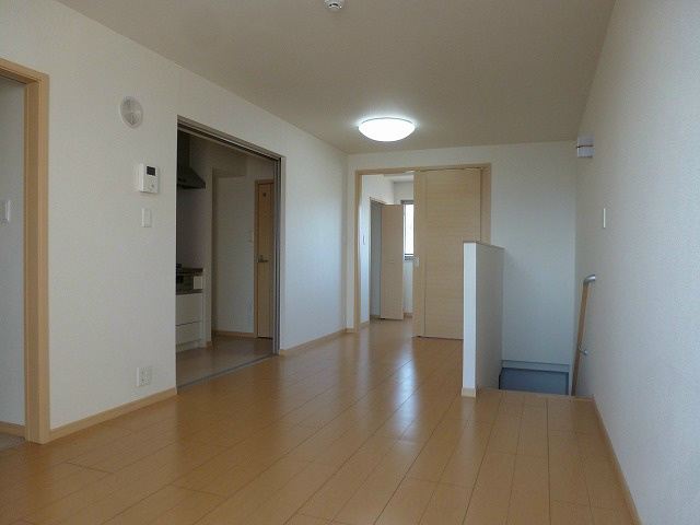 居室・リビング　※写真は403号室のお部屋です。（反転タイプ）