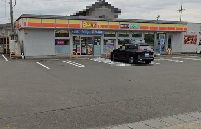 コンビニ　デイリーヤマザキ 甚目寺森店（コンビニ）まで689m
