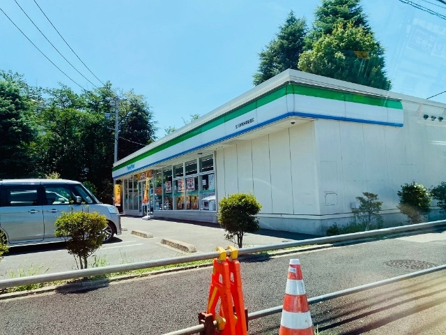 コンビニ　ファミリーマート立川新奥多摩街道店（コンビニ）まで411m