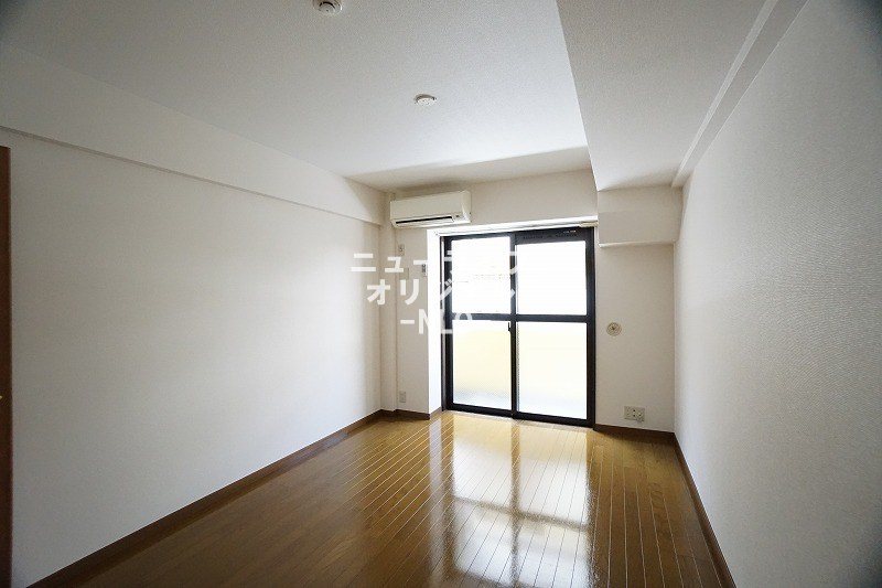 居室・リビング　他室転載　南西向きのお部屋で明るいです。