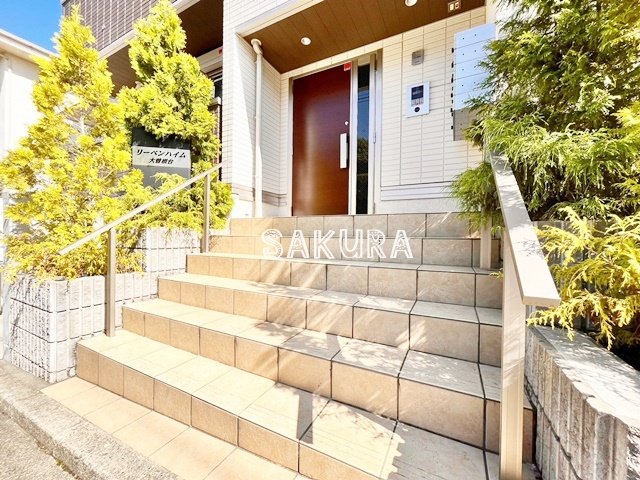 エントランス　お洒落な建物デザイン♪