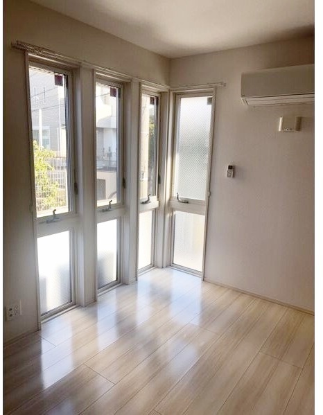 居室・リビング　開放感のあるゆったりとしたお部屋です♪
