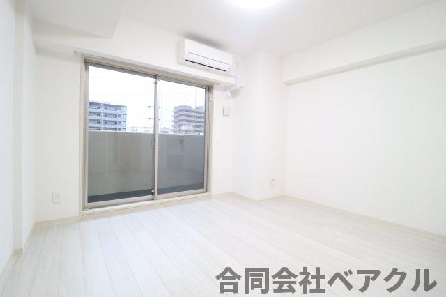 その他部屋・スペース　開放的な寝室です