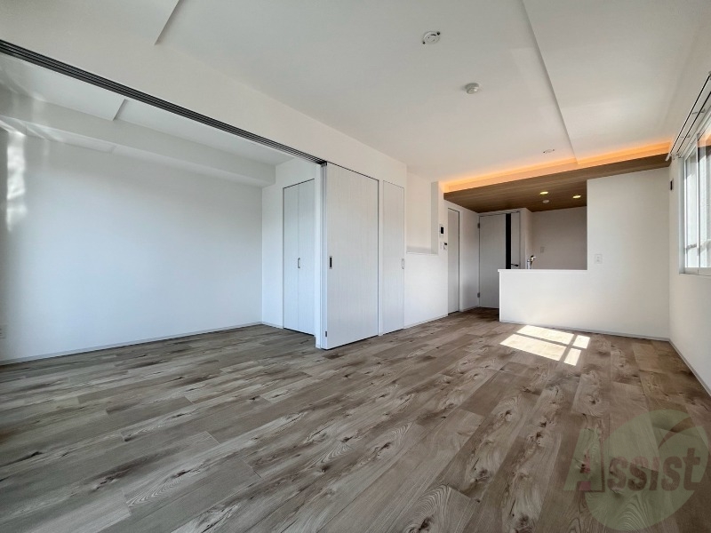 居室・リビング　広くてキレイなお部屋が広がっていて、充実した生活が送れそう。
