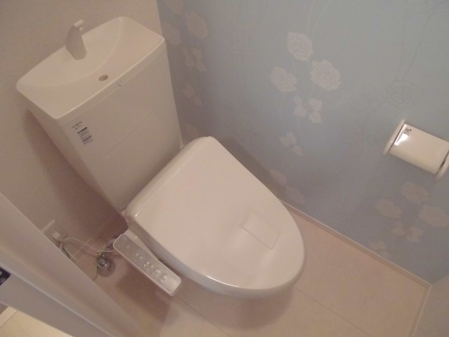 トイレ　温水洗浄暖房便座
