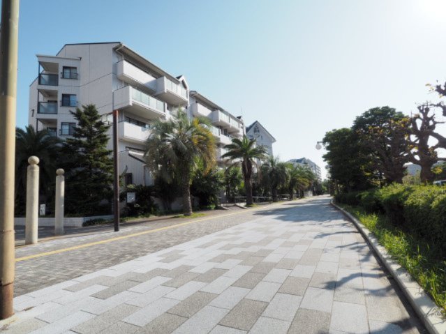 バルコニー　マンションの敷地内