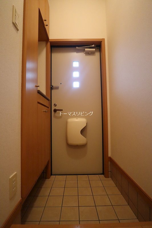玄関　トールタイプのシューズボックス付きです。