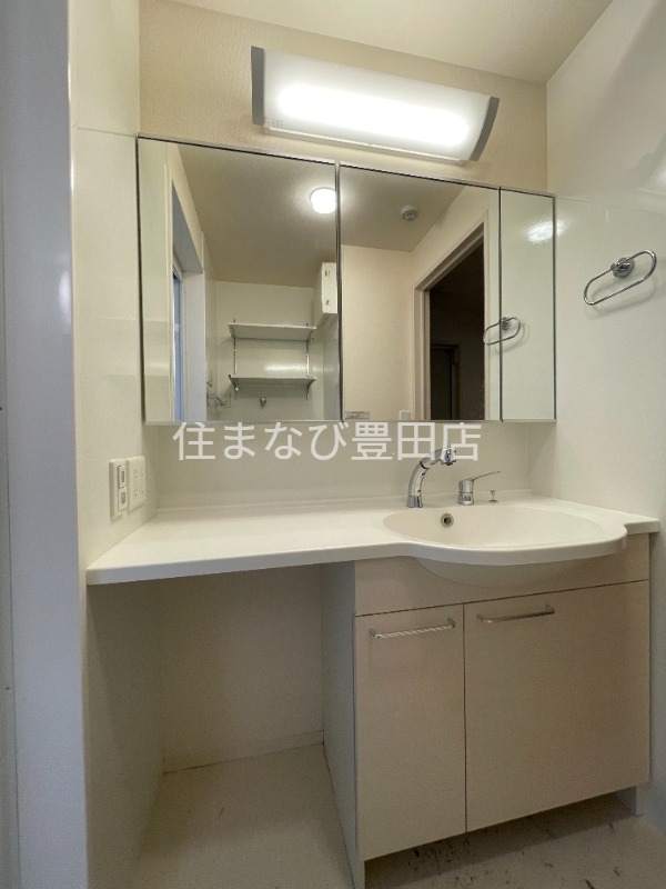 洗面設備　同型タイプ
