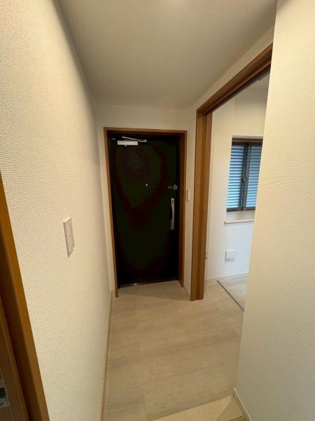 玄関　※写真は別部屋、イメージ写真です。