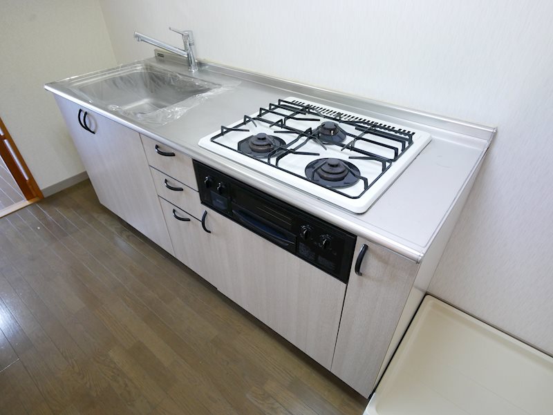 キッチン　システムキッチン（3口コンロ）付き