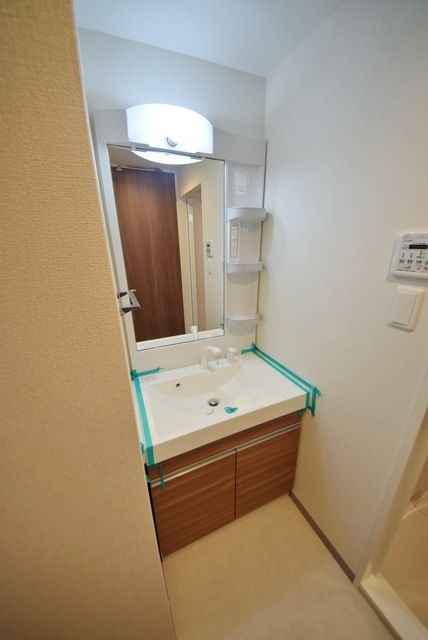 洗面設備　※同タイプ間取り　設備参考写真　現況優先
