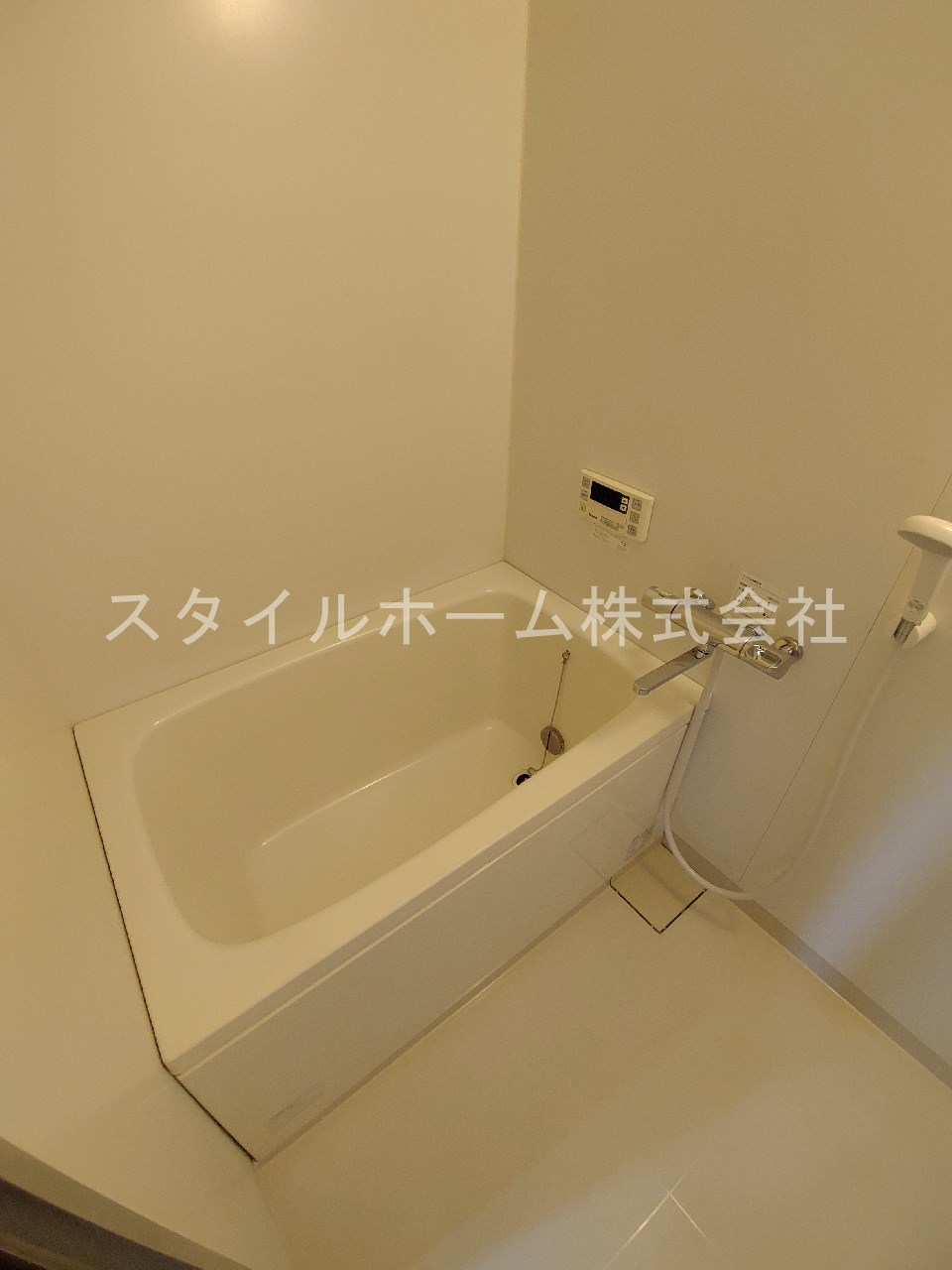 バス・シャワールーム　別部屋写真です。