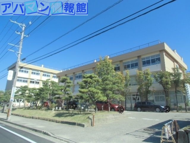 中学校　新潟市立上山中学校（中学校）まで322m