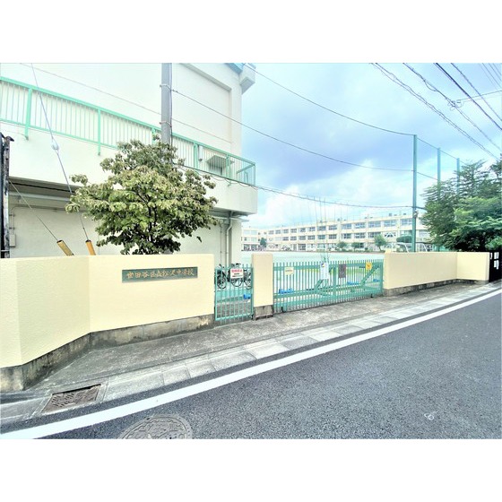 中学校　世田谷区立松沢中学校（中学校）まで972m