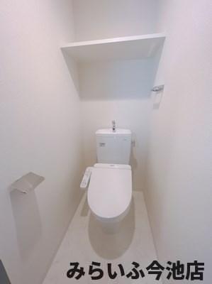 トイレ　（他部屋の写真使用のため現物と相違）