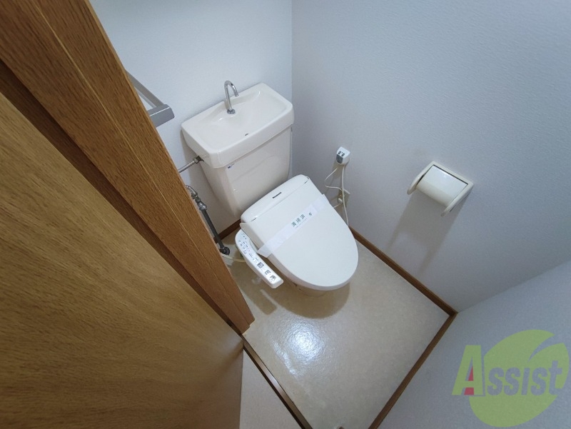 トイレ　こちらはトイレです。清潔感があり、安心して使用できます。