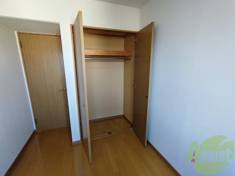 収納　寝室の収納です。部屋がすっきり片付きます。
