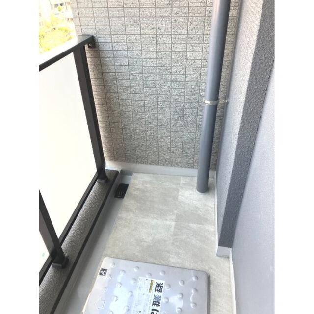 バルコニー　陽当たり良好なバルコニーです