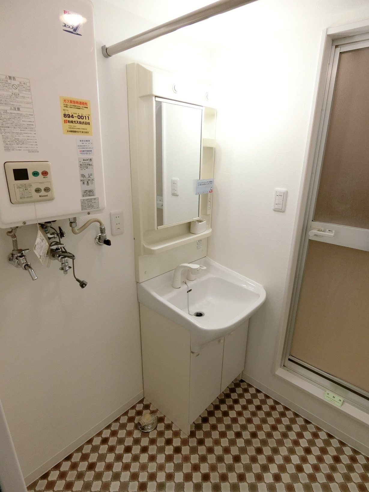 洗面設備　シャンプードレッサー付きです♪
