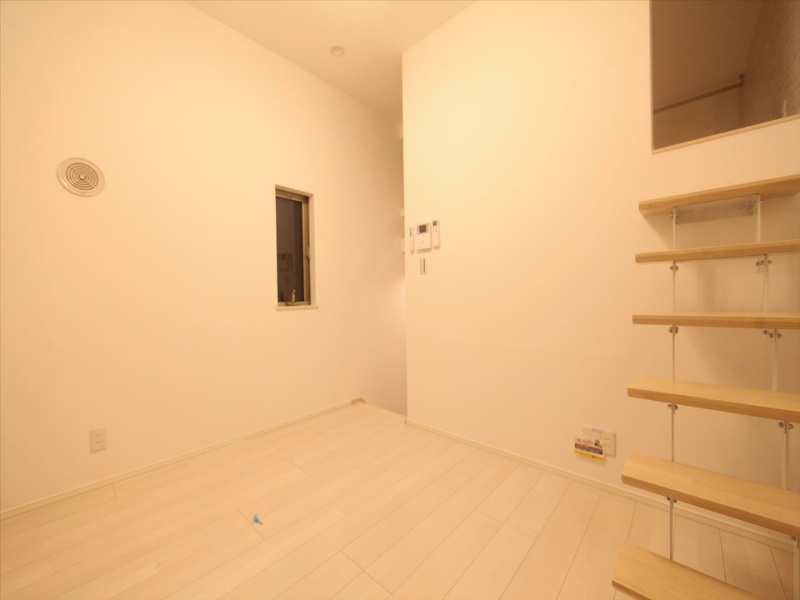 居室・リビング　洋室5帖　ロフト5.1帖（収納でもお部屋でも使えます）