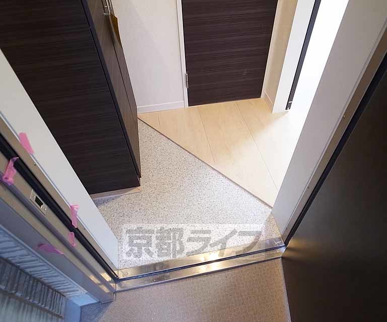 玄関　段差の少ない玄関です