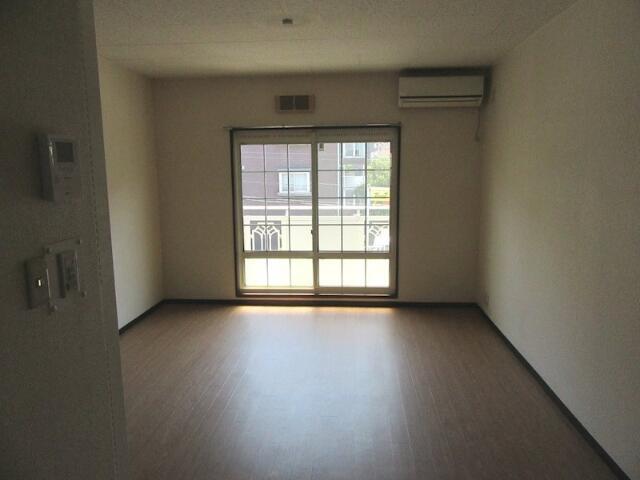 居室・リビング　※別部屋参考写真