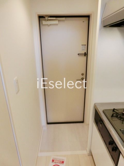 玄関　玄関にはシューズボックスがあります。