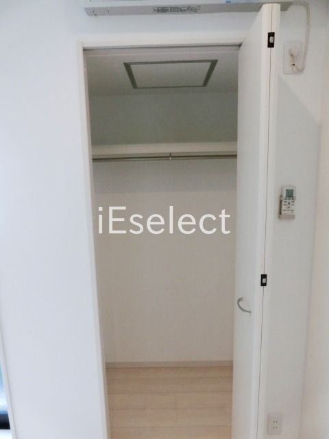 収納　お部屋に収納があるのでうれしいですね。