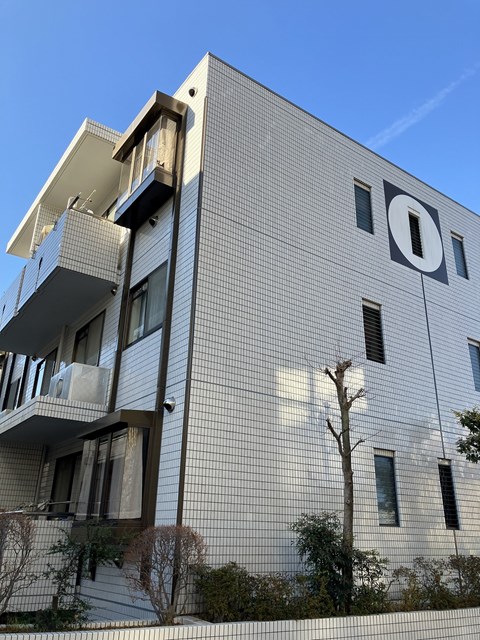 建物外観　ペットOK♪ワンちゃんまたは猫ちゃんと一緒に暮らせる3階建て