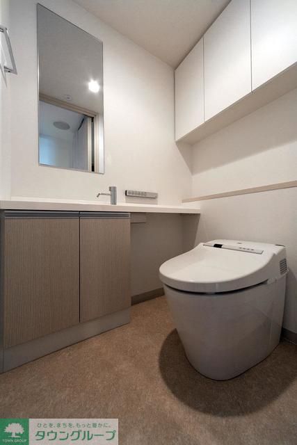 トイレ　※写真は同タイプ住戸です。