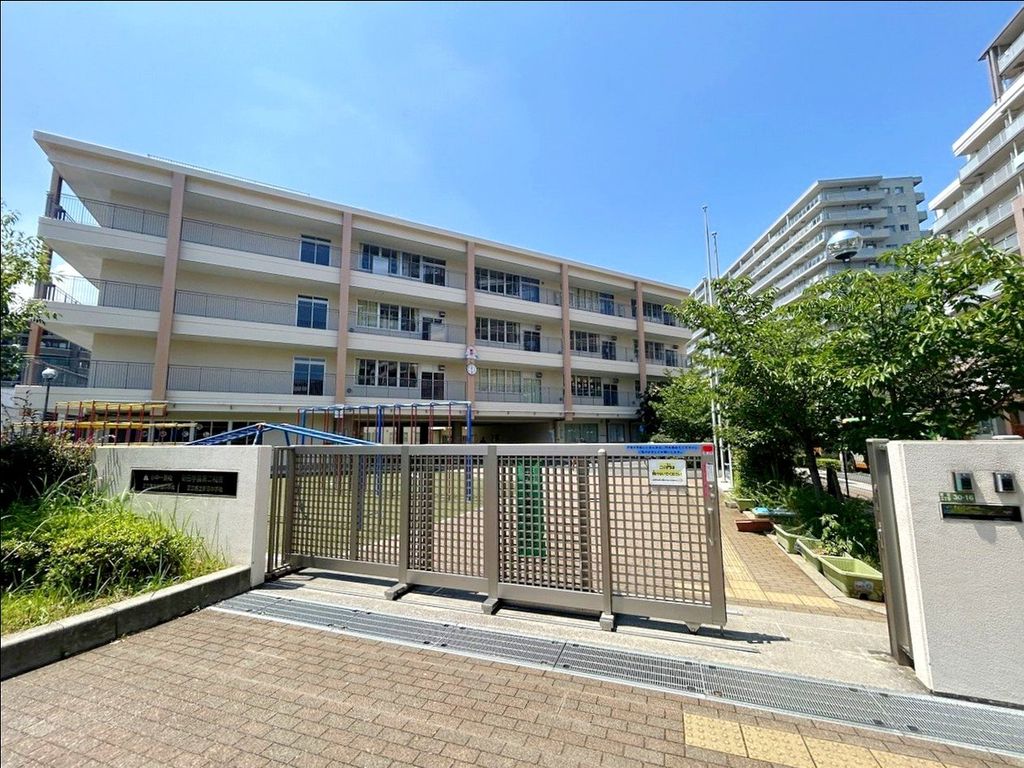 小学校　足立区立新田学園第二校舎（小中一貫校『新田学園』学区内）（小学校）まで190m