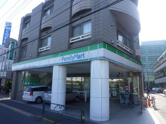 コンビニ　ファミリーマート（コンビニ）まで110m