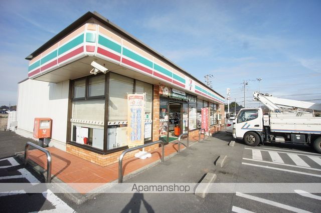 コンビニ　セブンイレブン（コンビニ）まで1905m