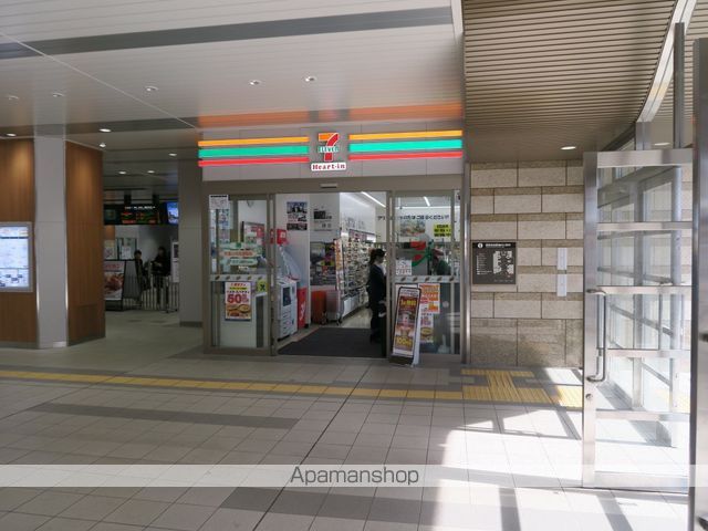 コンビニ　セブンイレブン（コンビニ）まで371m