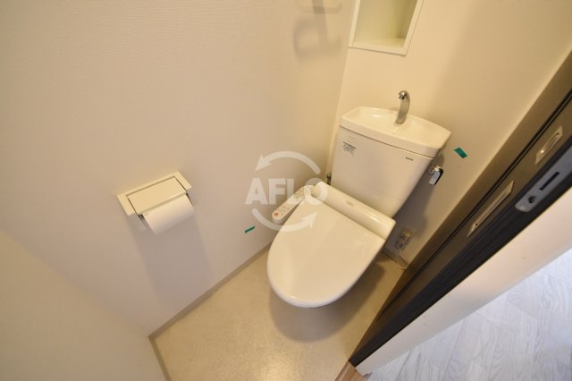トイレ　松ヶ枝町プライマリーワン　温水洗浄便座