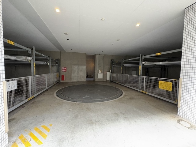 駐車場　駐車場