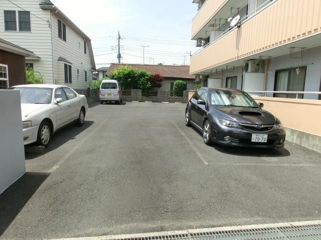 駐車場　敷地内駐車場