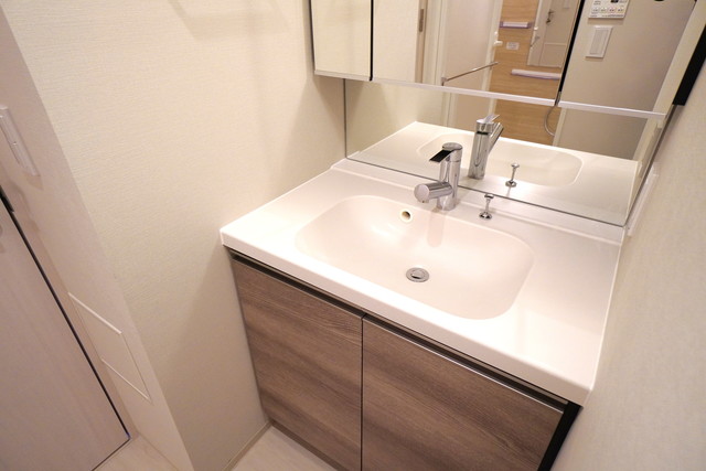 洗面設備　※写真は同タイプ住戸です。