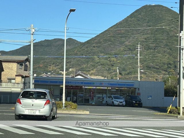 コンビニ　ローソン小倉蜷田若園店（コンビニ）まで701m
