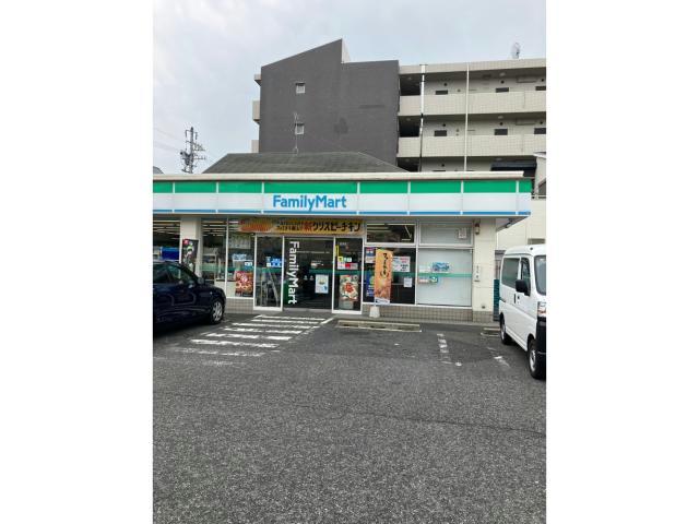 コンビニ　ファミリーマート熱田古新町店（コンビニ）まで305m