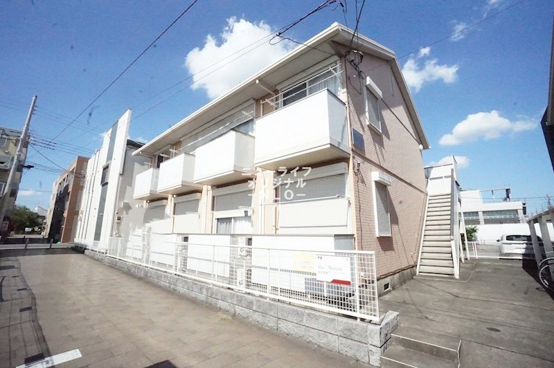 建物外観　積水ハウスのシャーメゾンアパート。