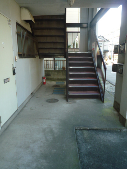 エントランス　玄関入口付近の雰囲気です♪